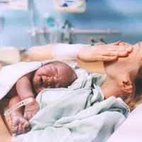 Nach der Geburt brauchen Mamas und Babys auch viel Ruhe, insbesondere in Mehrbettzimmern