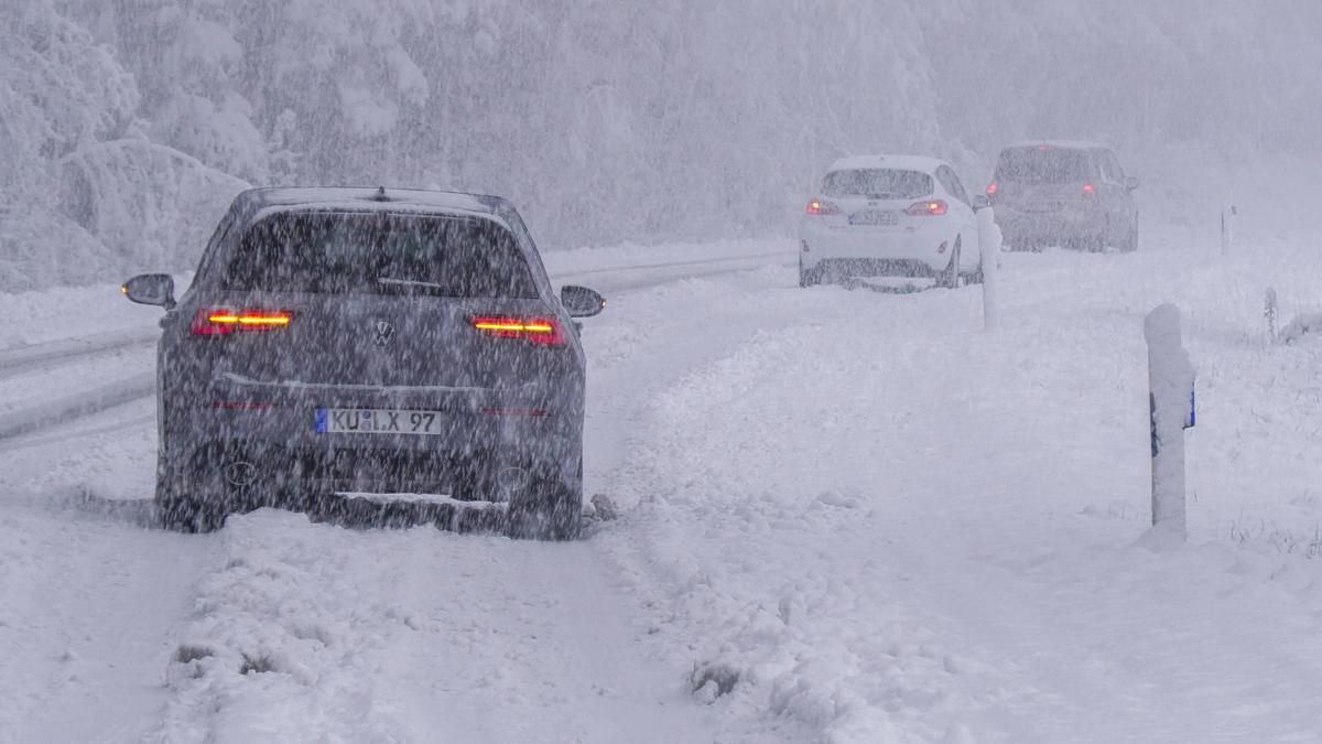 Wann brauche ich Winterreifen, wann Schneeketten? In unterschiedlichen Ländern gelten unterschiedliche Gesetze (Symbolfoto)