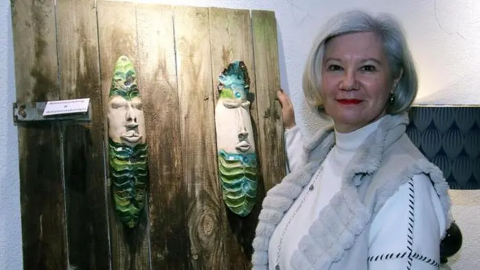 „betont – Scherben bringen Glück“ – lautet der Titel einer sehenswerten Ausstellung in der Galerie am Schlossbergtor in Voitsberg.