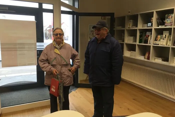 Christine und Peter Nistelberger bekamen Würstel und Kren.