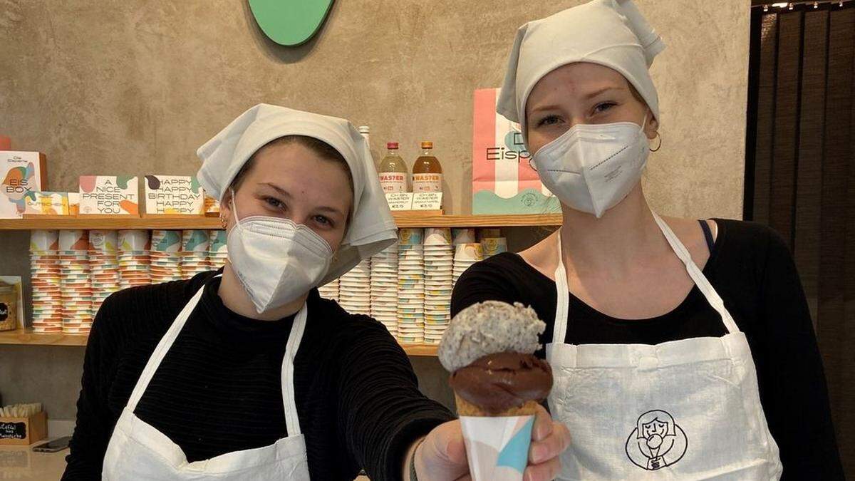 Karoline und Nadine von der Eisperle in der Kaiserfeldgasse