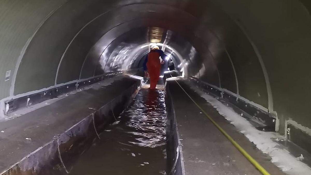  Die neuen „Schutzhauben“ im Feuerbach schützen das alte Gewölbe und die Statik, sie sorgen für reibungslosen Fluss des Abwassers