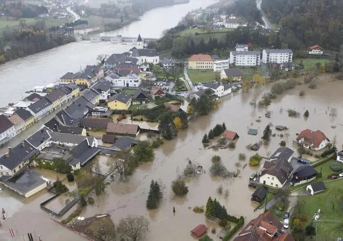 Drau und Lavant verschlangen Lavamünd 2012 geradezu
