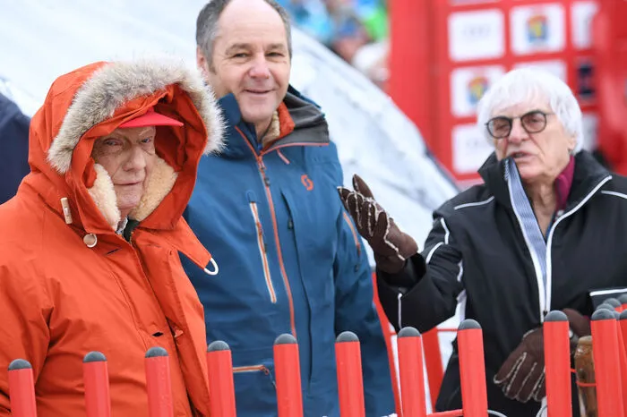 Gerhard Berger und Niki Lauda mit Formel-1-Chefvermarkter Bernie Eccelstone