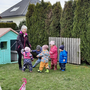 Helga Maier aus Himmelberg hilft in ihrer Freizeit im Kindergarten aus