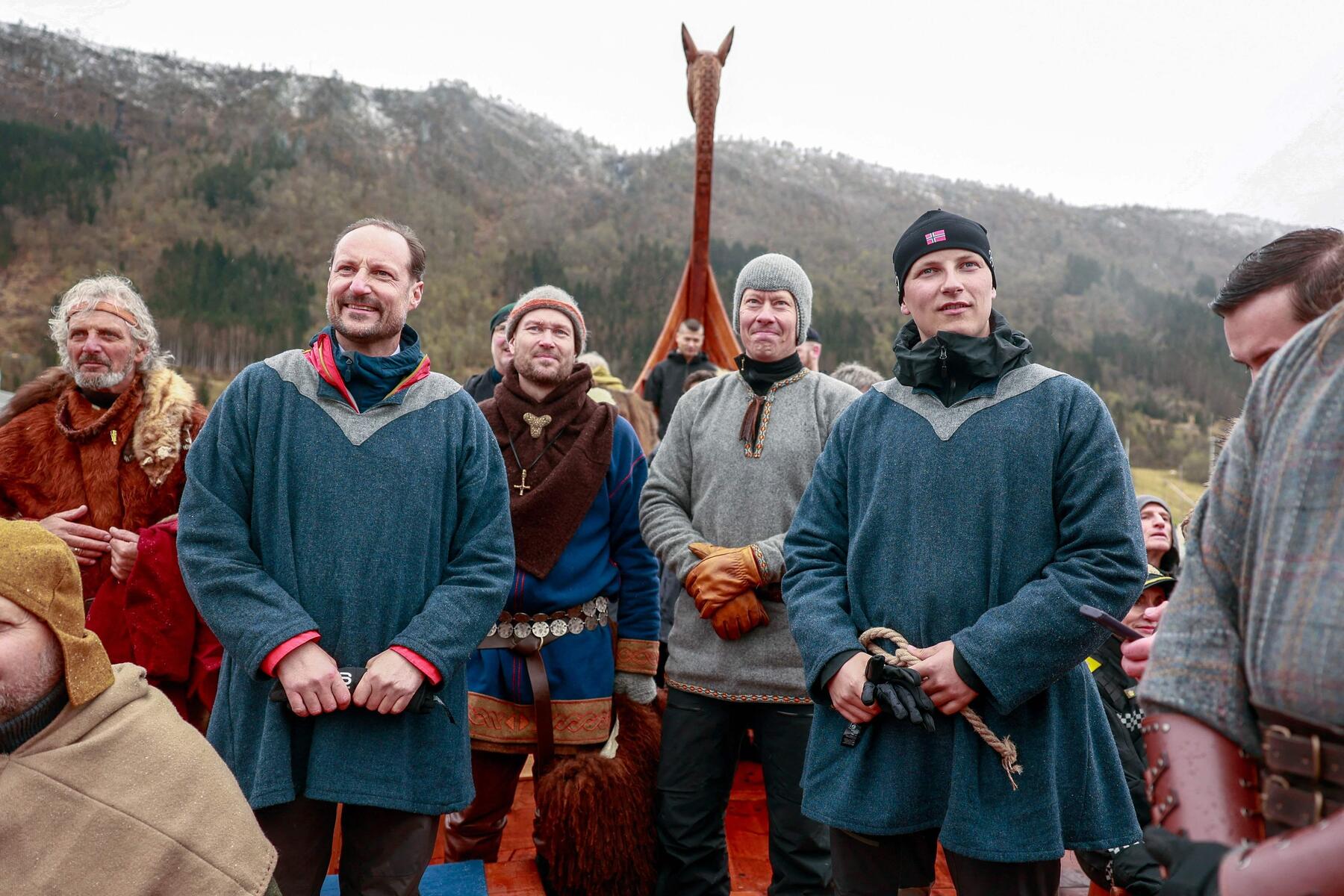 Haakon und Sverre Magnus: Norwegische Royals auf den Spuren der Wikinger