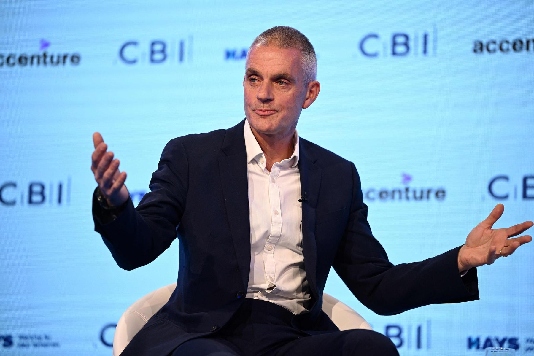 Generalni direktor BBC in vodja novic odstopila zaradi polemike o montaži posnetkov Donalda Trumpa