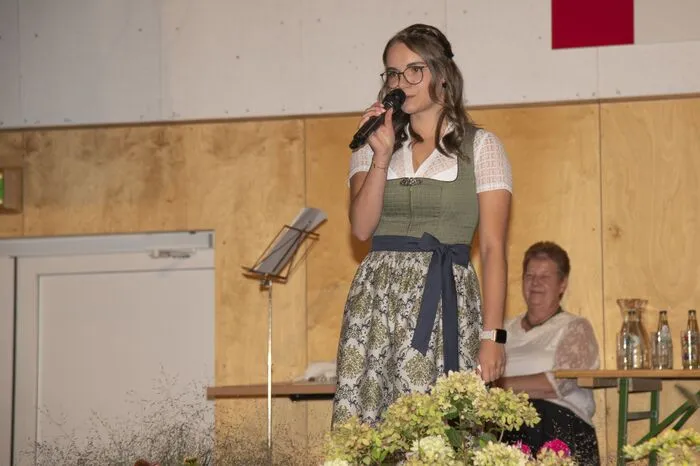 Zu den schönen Aufgaben zählte auch das Binden eines Blumenstraußes