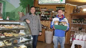 Markus Kern (links) und Markus Murg im Genussladen in Afling