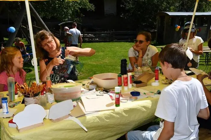Besonders beliebt war die Schminkecke, in der die Kinder in bunte Fantasiewesen verwandelt wurden. 