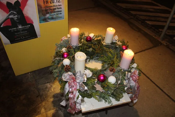 Klicken Sie sich durch die Bilder der etwas ungewohnten Weihnachtsfeier!