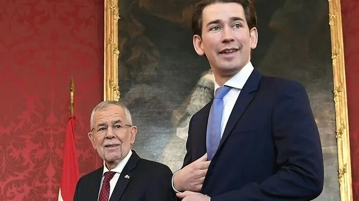 Alexander Van der Bellen empfing am Donnerstag die Parteichefs von ÖVP und Grünen in der Hofburg.