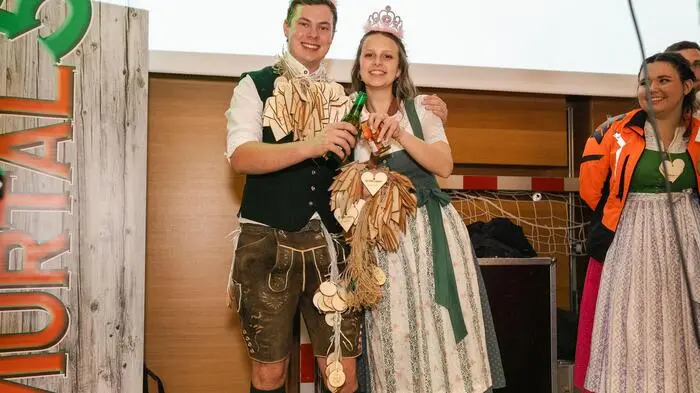 Am Freitag fand in der Forstschule Bruck der Maturaball der Abschlussklassen des heurigen Schuljahrs (5A, 5B und AL3) statt.