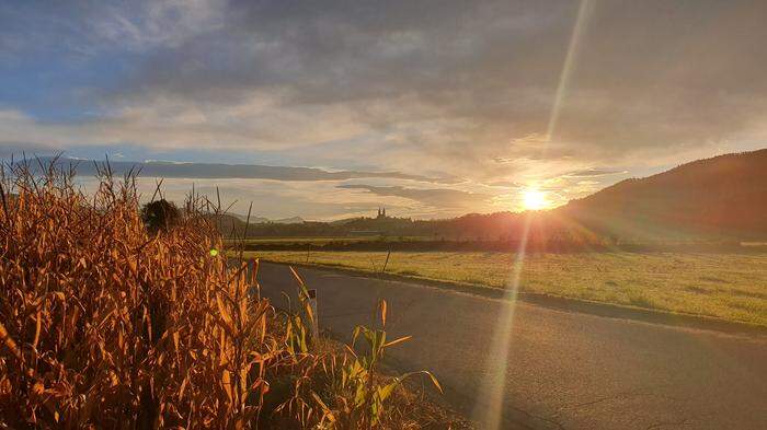 Herbstsonne im ganzen Land am Sonntag