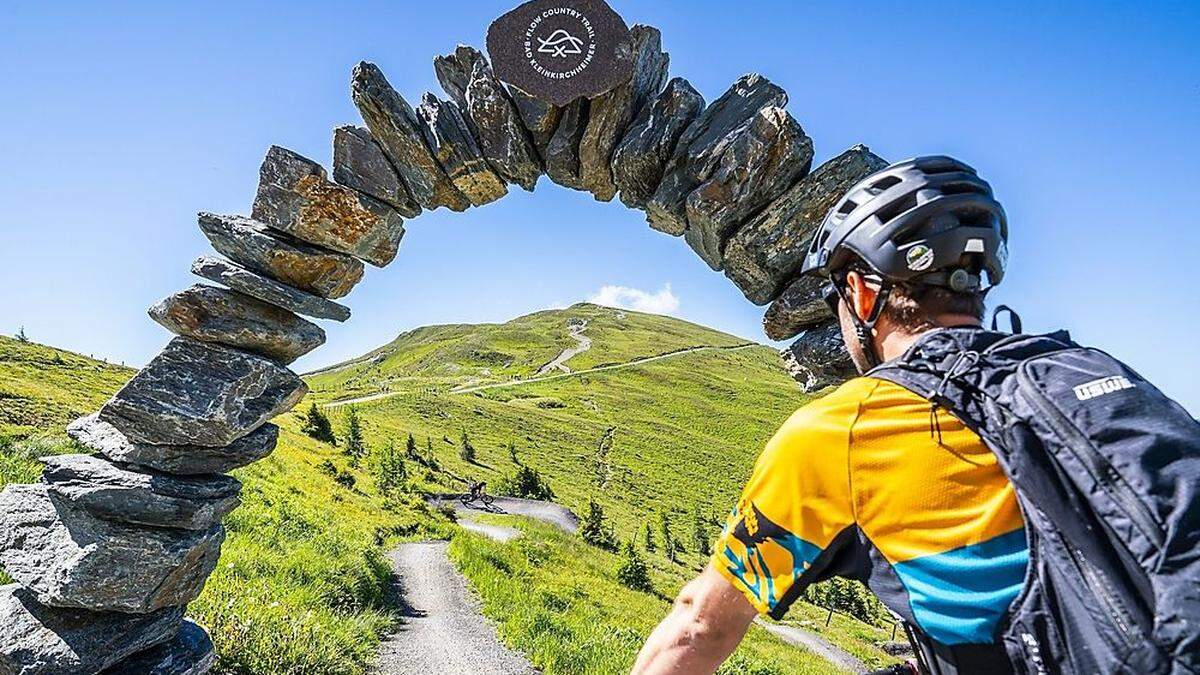  Hoch in den Alpen gelegen,         nahezu unverbaut, romantisch - die Kulisse für einen Krimi