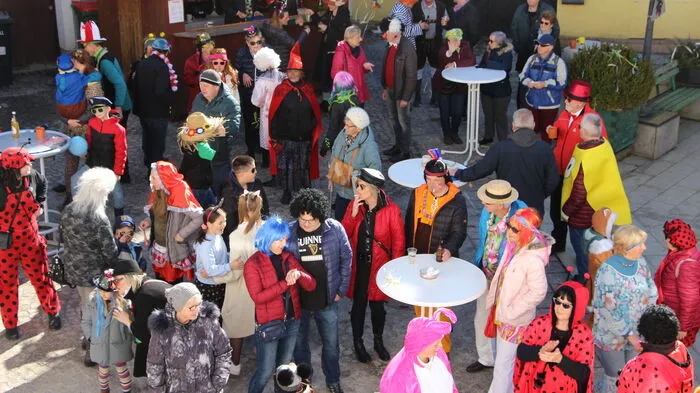 In Eisenerz fiel wegen der Ferien der Faschingsumzug heuer aus, aber am Bergmannsplatz wurde gefeiert.