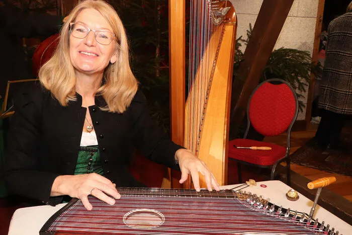 Seit 2010 gibt es den Kärntner Harfenklang unter der Leitung von Evelin Schuler