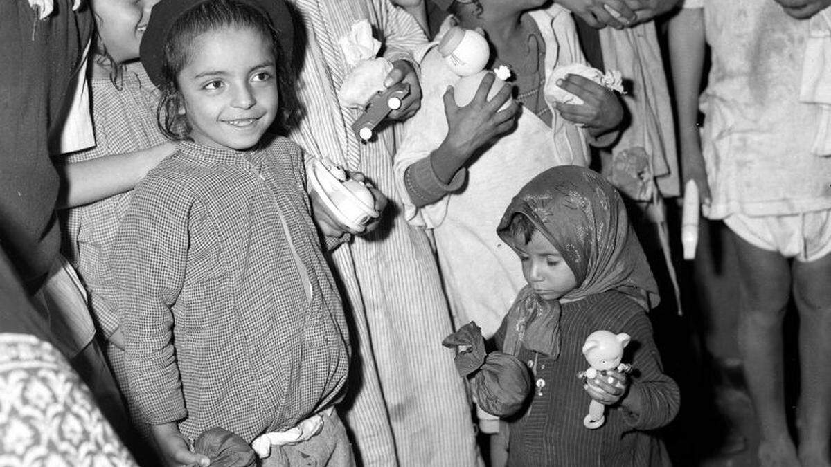 Tausende Kinder verschwanden vor etwa 70 Jahren unter ungeklärten Umständen. Auf diesem Foto von 1949 zu sehen sind jemenitische jüdische Kinder, auch ihr Schicksal ist ungeklärt. 