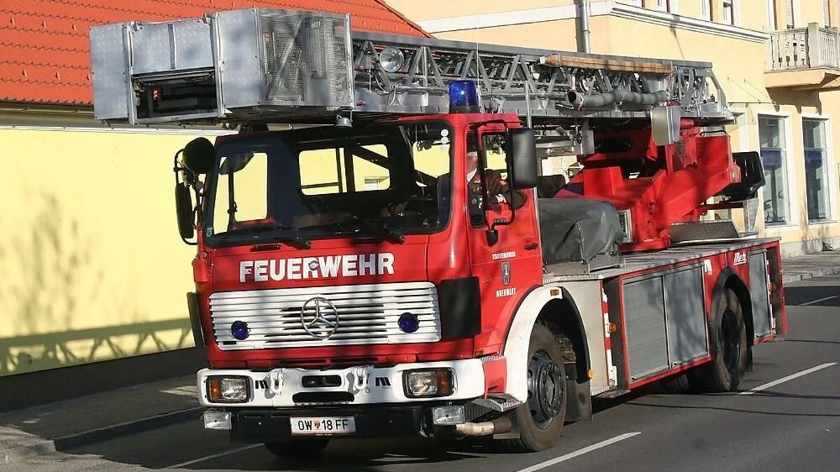 Die Drehleiter der Stadtfeuerwehr Oberwart steht zum Verkauf