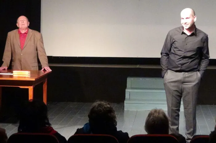 Das emotionale Zweipersonenstück schien bei der Premiere geradezu wie geschaffen für das kongeniale Duo Günther F. Obermayer und Thomas Sima.