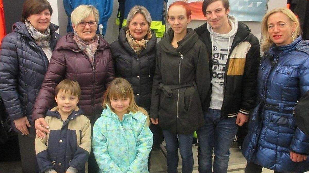 Der Kiwanis Club Styria West hilft einer Familie, die bei einem Brand Hab und Gut verlor