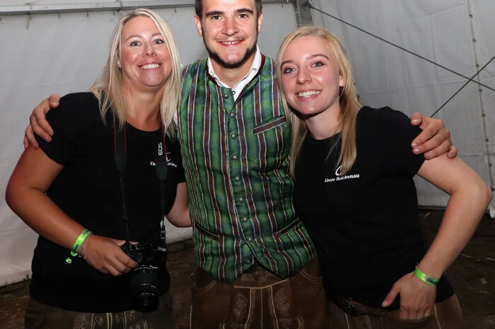 Am Fotos: Obmann Eckhard „Ecki“ Steiner und die Leiterin Denise Brettner (3. v. Links).