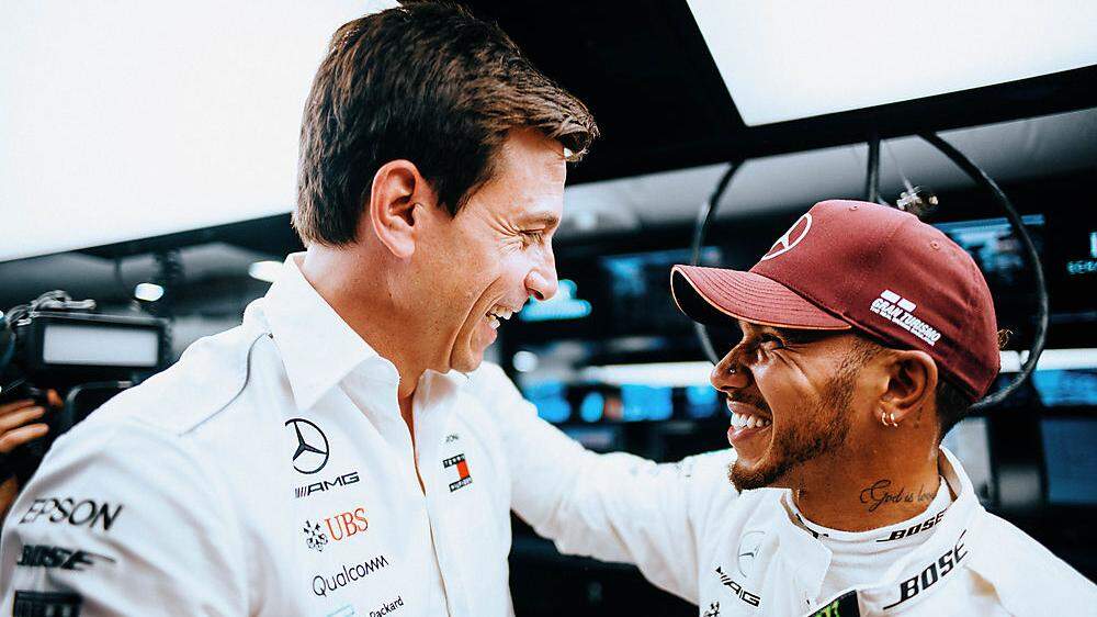Toto Wolff mit seinem Cheffahrer Lewis Hamilton