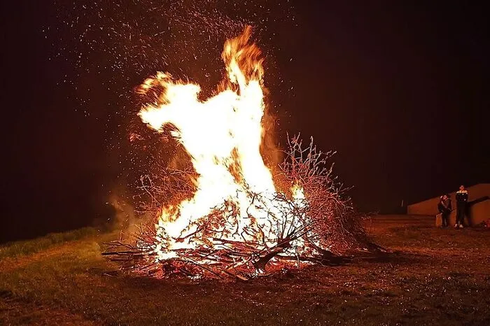 Das Osterfeuer der Landjugend Krottendorf-Thannhausen-Naas.