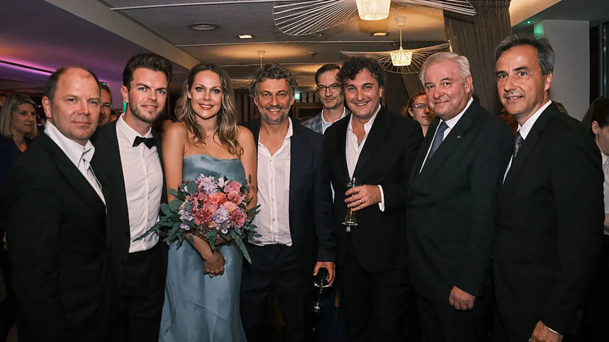  Bühnen Graz-Geschäftsführer, Bernhard Rinner, Dirigent Marcus Merkel, Kristine Opolais (Tosca), Jonas Kaufmann (Cavaradossi), Ludovic Tezier (Scarpia), Landeshauptmann Hermann Schützenhöfer und Bürgermeister Siegfried Nagl