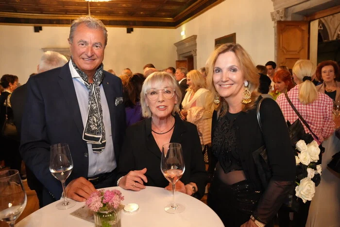 Filmschauspielerin Heidelinde Weis ließ sich auch diesmal die Premiere auf Schloss Porcia nicht entgehen.  