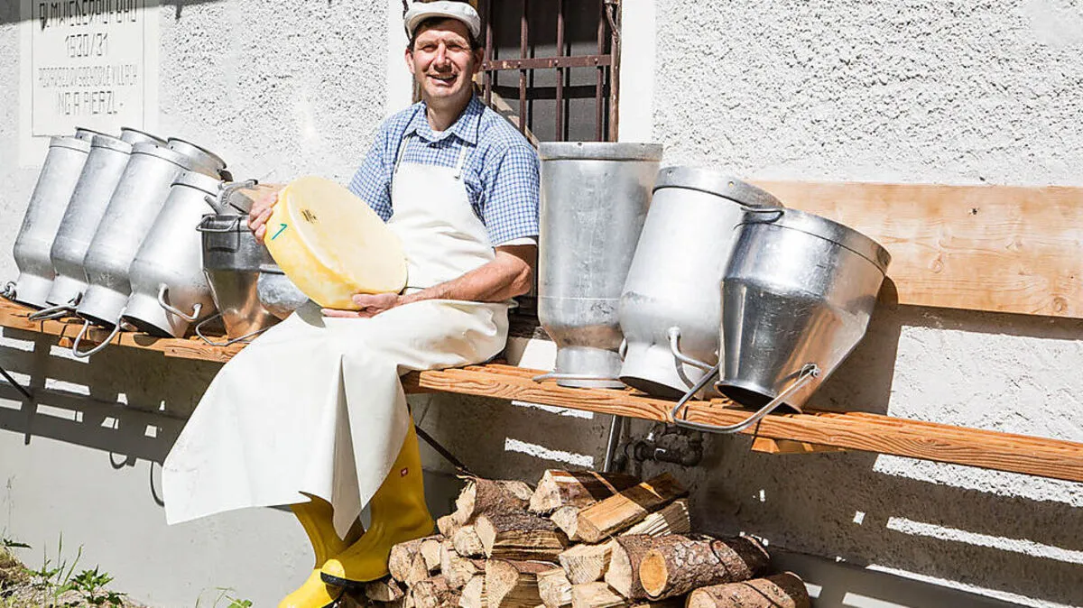Zum Butter machen auf die Bischofalm: Am 10. und 11. Juli kann mit der Familie Warmuth Butter gerührt werden
