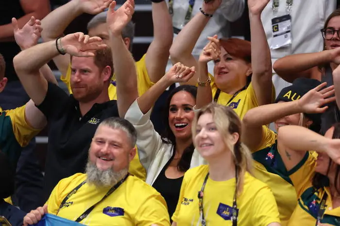 Sie unterstützten die Sportlerinnen und Sportler tatkräftig.
