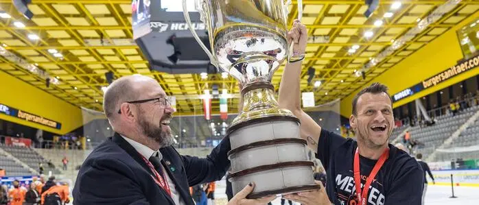 Haben sich geeinigt: 99ers-Trainer Dan Lacroix (links) und Präsident Herbert Jerich