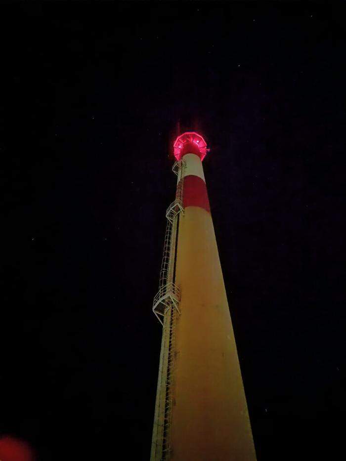 Der Zugang zu dem 105 Meter hohen Turm ist abgesperrt, das hielt den Mann jedoch nicht auf