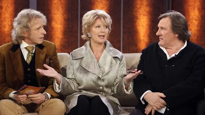 Christiane Hörbiger war ein gern gesehener Gast: Wie hier bei "Wetten, dass ...?" in Salzburg mit Thomas Gottschalk und Gerard Depardieu im Jahr 2008
