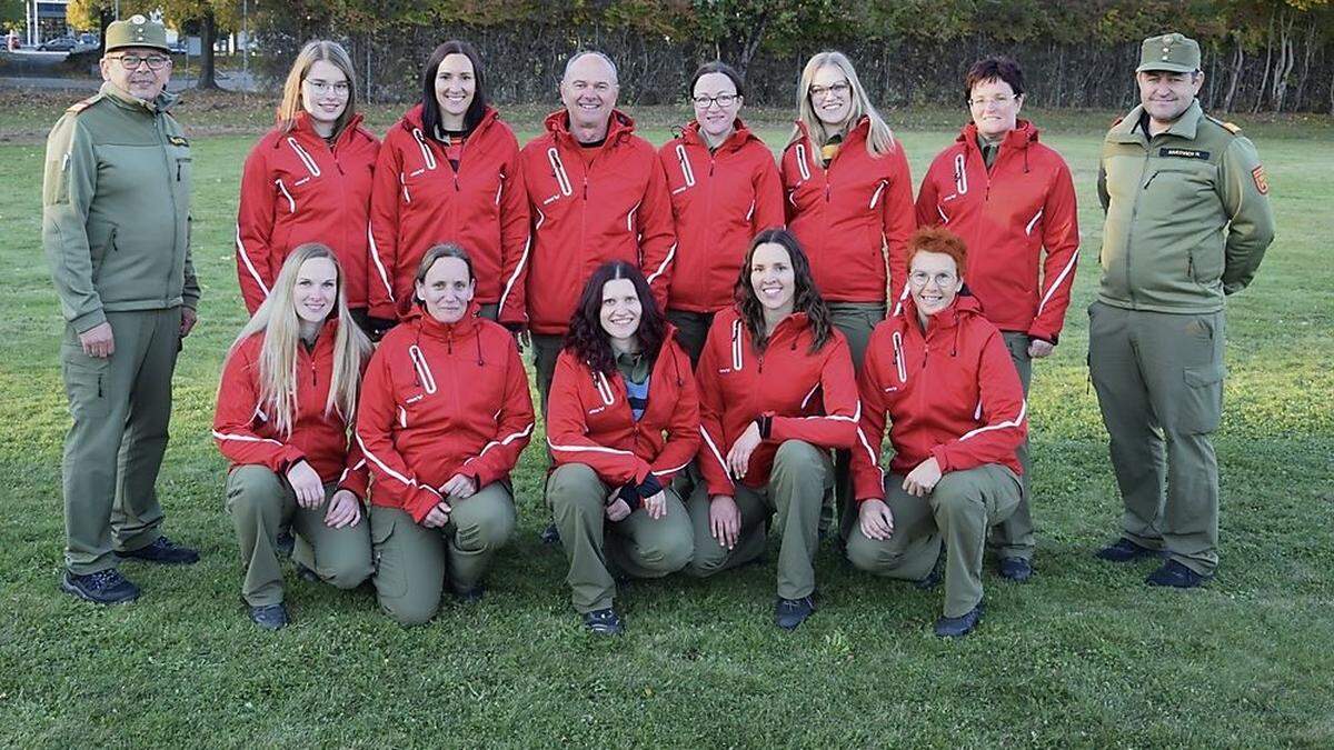 Die Damen des Wettkampftems der FF Rudersdorf-Berg mit ihren Betreuern