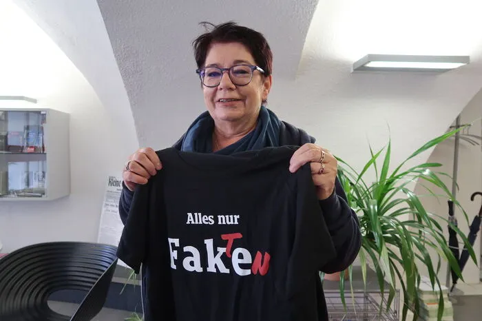 Gerti Brandner hat ein Kleine Zeitung-T-Shirt bei der Verlosung gewonnen.