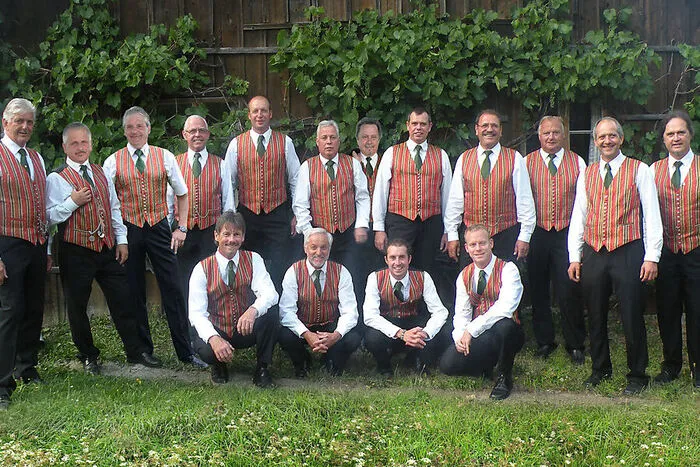 Wo? Zweite Vorentscheidung am 20. Oktober im „Haus der Musik“ in St. Stefan im Lavanttal. Einlass um 18 Uhr, Eintritt frei. Beginn ist um 19.30 Uhr. Die besten Chöre singen im Finale am 17. November.Live. Radio Kärnten überträgt ab 19.30 Uhr live.Publikumsvoting. Eine halbe Stunde nach dem letzten Chor über „www.kaernten.orf.at“.