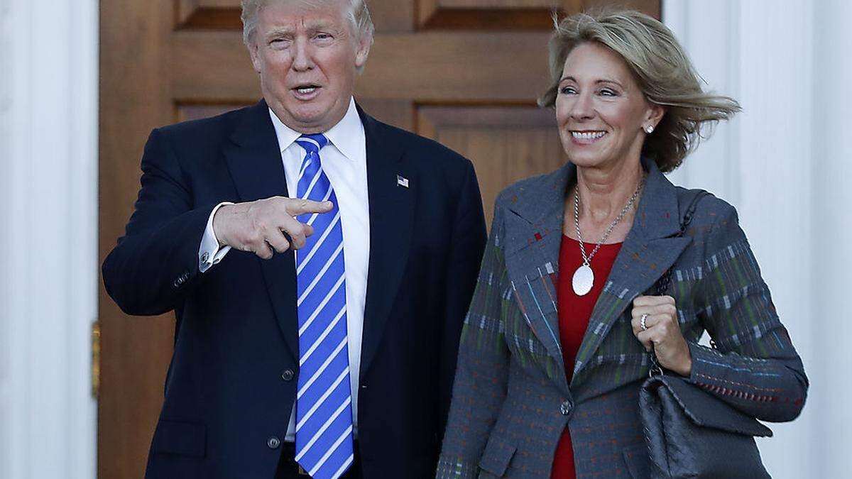 Donald Trump, Betsy DeVos