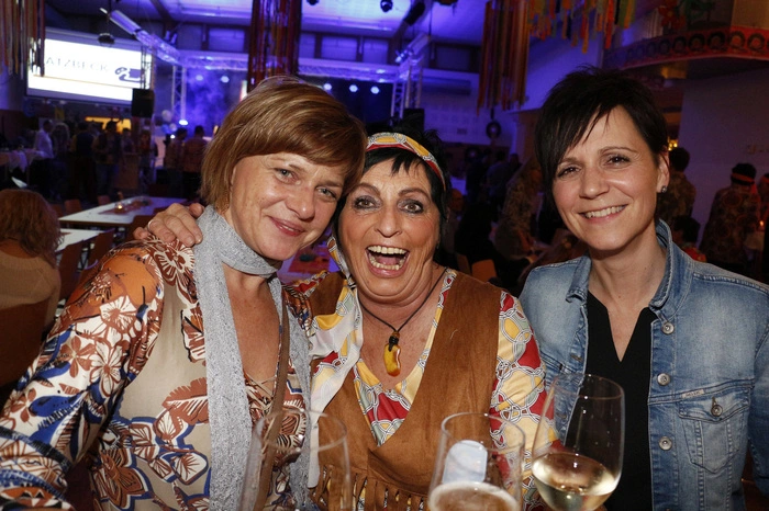 mit Kultmusik der 1960er und 1970er die Kulturhalle "Zum Kochen".