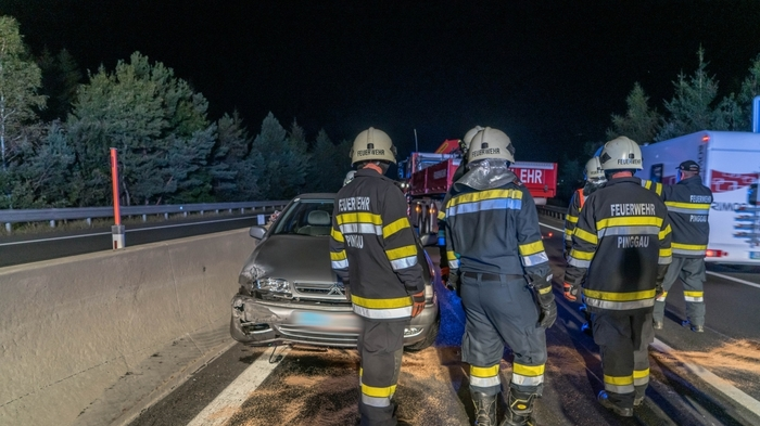 Der Lenker blieb dei dem Unfall unverletzt.