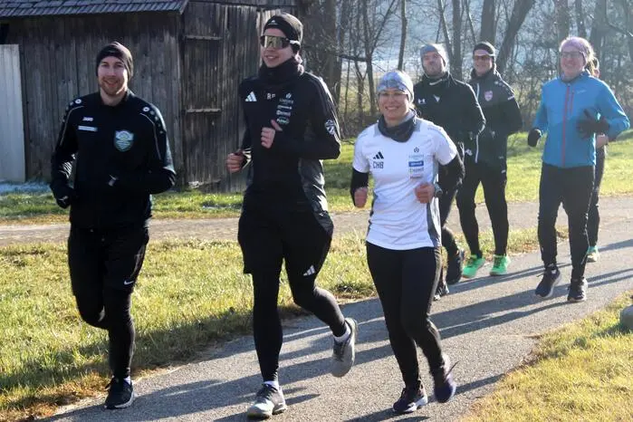 Zum Start kamen, unter anderen, auch Bürgermeister Marcus Martschitsch und Herwig Matejka. Auch diesmal spulten die rund 500 Teilnehmer hunderte Runden zu einer Länge von jeweils 1,7 Kilometern für den guten Zweck herunter. 