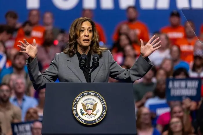 WI: Kamala Harris Campaigns in Madison Vice President Kamala Harris speaks during a Democratic campaign rally on September 20, 2024, in Madison, Wisconsin Madison WI USA NOxUSExINxGERMANY PUBLICATIONxINxALGxARGxAUTxBRNxBRAxCANxCHIxCHNxCOLxECUxEGYxGRExINDxIRIxIRQxISRxJORxKUWxLIBxLBAxMLTxMEXxMARxOMAxPERxQATxKSAxSUIxSYRxTUNxTURxUAExUKxVENxYEMxONLY Copyright: xDanielxDeSloverx Editorial use only sipausa_56077877