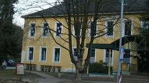 Die Volksschule Afling