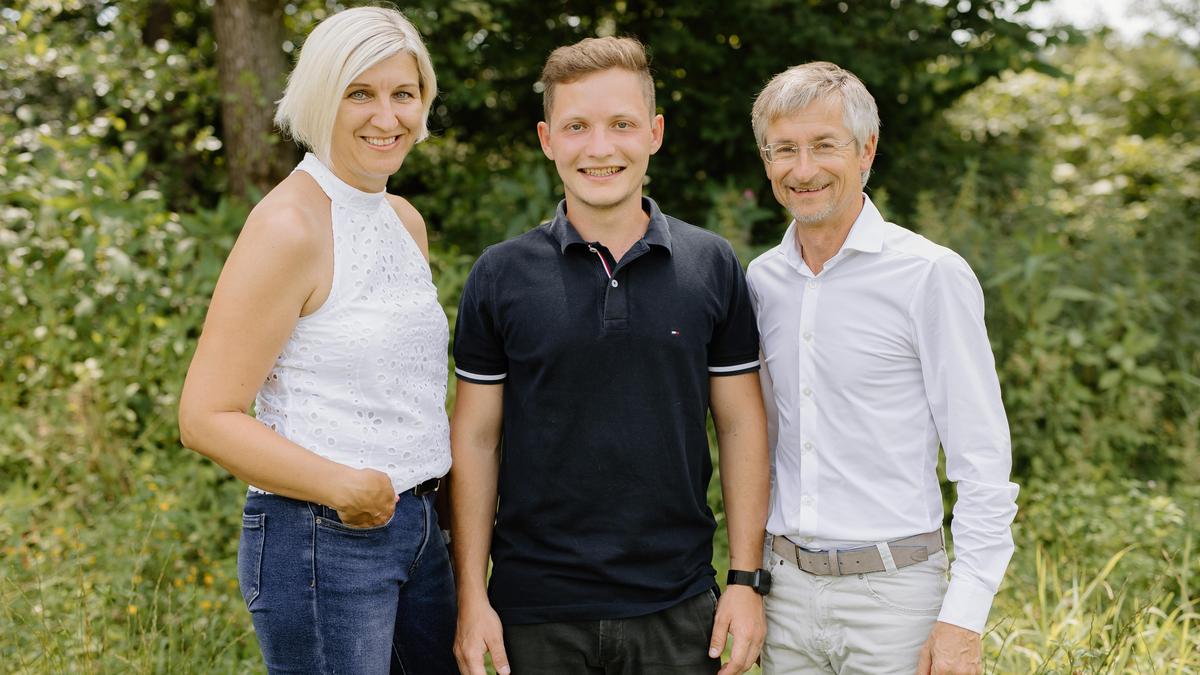 Bürgermeisteranwärter Christoph Schlager-Kienreich (Mitte) mit Vizebürgermeisterin Barbara Hütter und Gemeinderat Friedrich Sampl