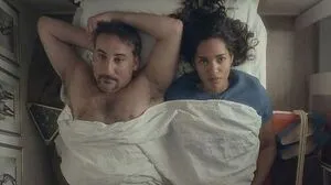 Charmant, verspielt, rätselhaft: "Fisch lernt fliegen" von und mit Salka Weber