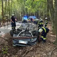 Der Lenker wurde mit Verletzungen unbestimmten Grades ins Krankenhaus Oberwart gebracht