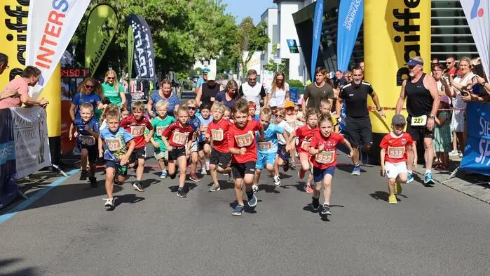 Besonders bejubelt wurde der Lauf der kleinsten Teilnehmer.