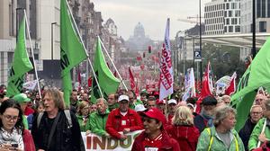 10.000 Menschen sollen gegen die Werksschließung in Brüssel protestiert haben. 