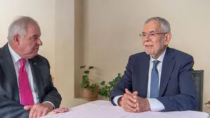 Alexander Van der Bellen mit Hermann Schützenhöfer in Graz